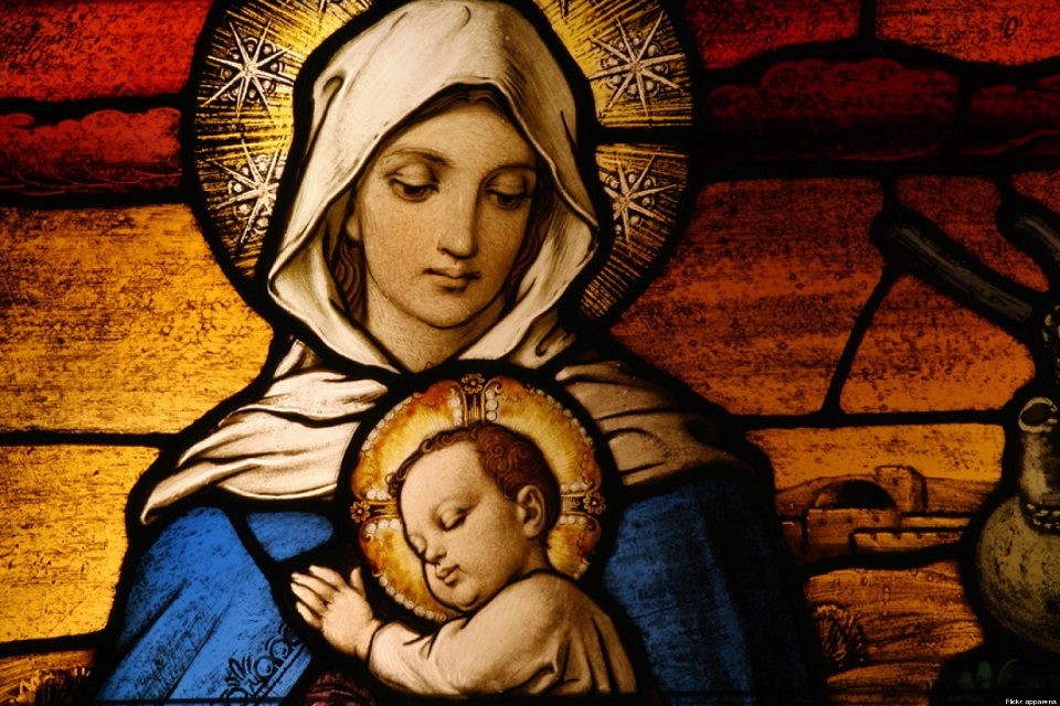 Razones por las que los católicos son devotos de María